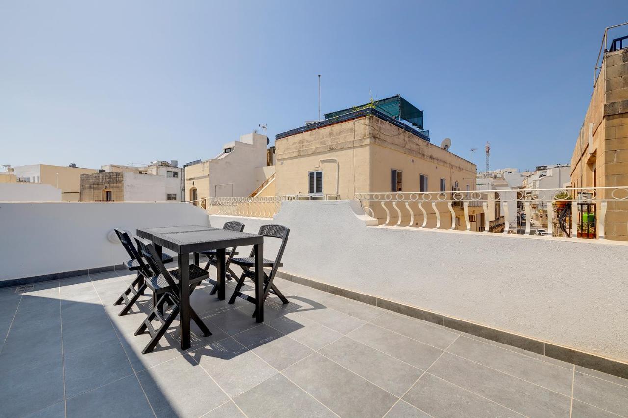Stunning 2Br Holiday Penthouse In Central 슬리에마 외부 사진